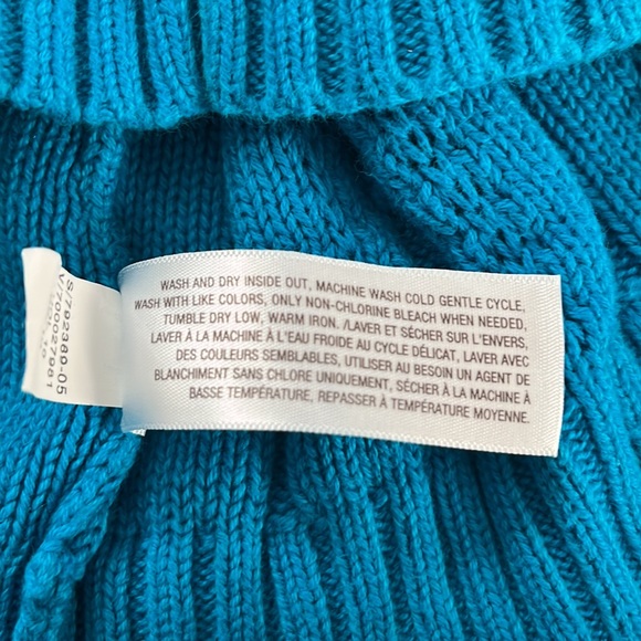 Old Navy Women's Blue Turquois Cable Knit V-Neck Sweater - Size S/P - Picture 6 of 6